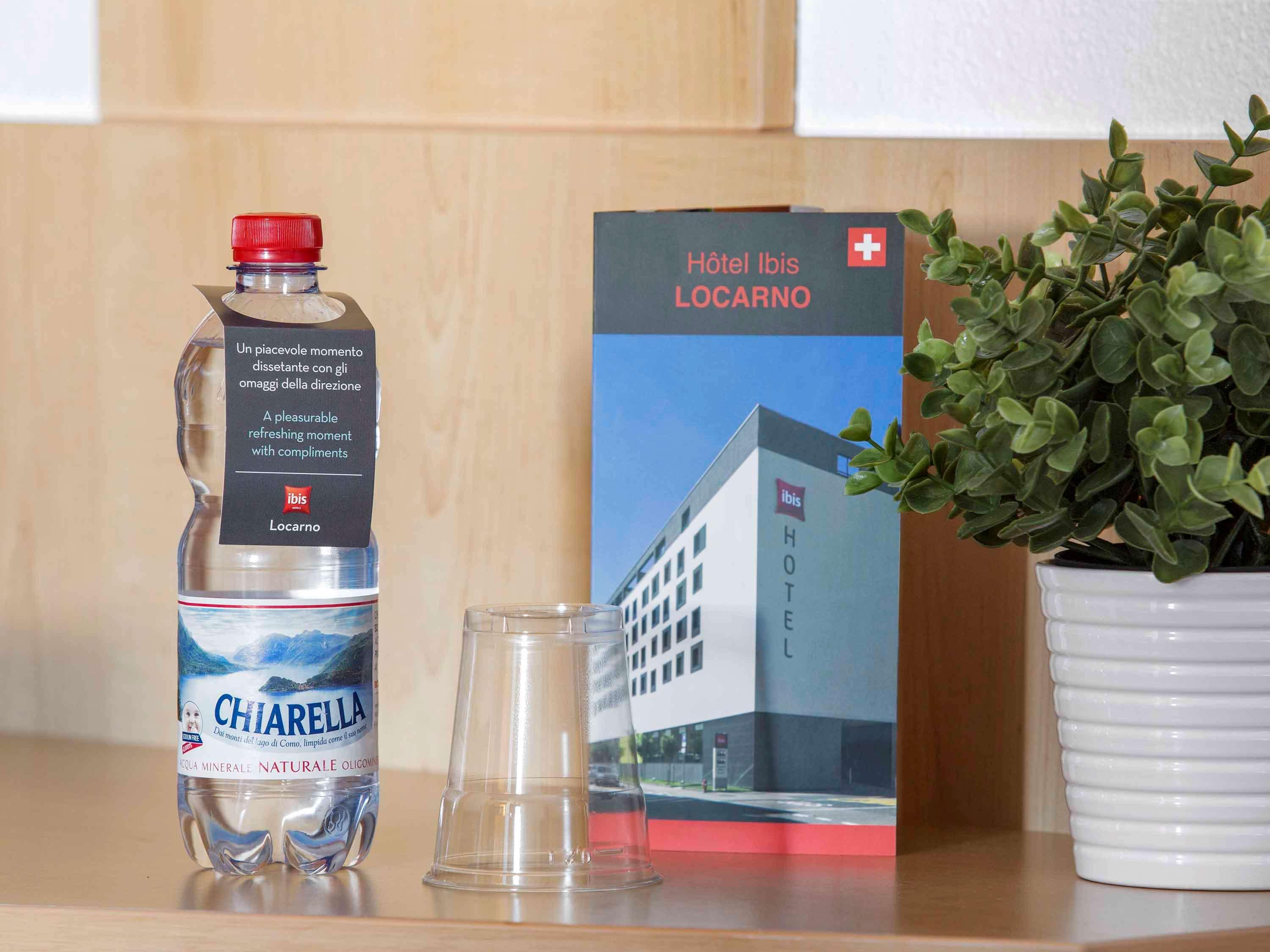Отель Ibis Локарно Экстерьер фото