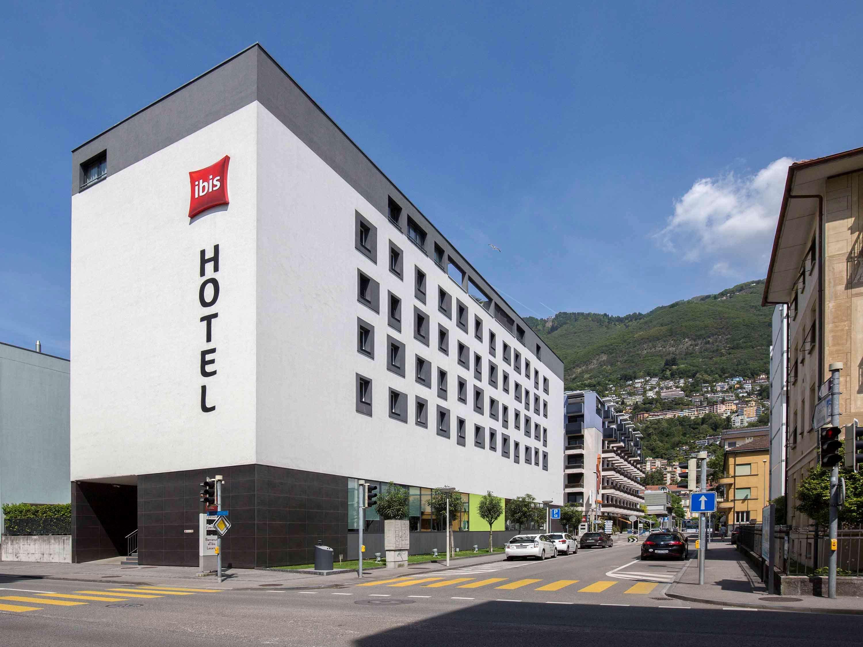 Отель Ibis Локарно Экстерьер фото